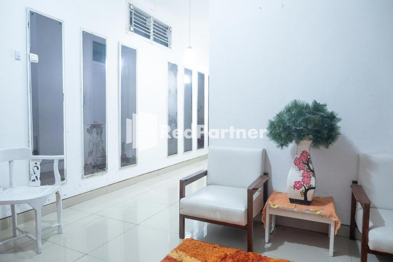 Hotel House Of Joy Sopalan Redpartner à Kalasan Extérieur photo